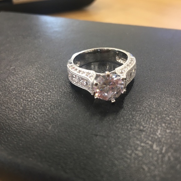 Sterling Silver Ring CZ - Picture 3 of 4